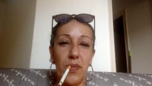 Alessandra Frati, 46 anni, livornese, due figli, è stata troncata dalle coltellate del fidanzato ventenne in un appartamento di Bastia, in Corsica