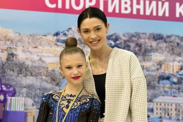 Kateryna Dyachenko, una ginnasta ucraina di 11 anni, è morta sotto le macerie della sua casa a Mariupol, in Ucraina