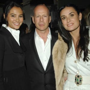 Bruce Willis con la moglie, Emma Heming Willis, e l’ex consorte, Demi Moore (a destra)