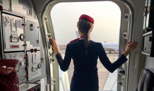 Hostess della Neos Air nella campagna per il reclutamento di assistenti di volo