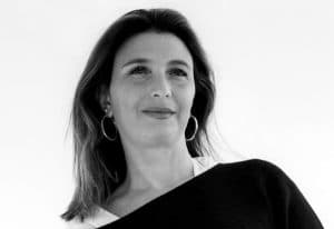 Nata a Livorno, Serena Ricciardulli è specializzata in Psicologia clinica esperta e in psicopatologia dell’adulto e psicoterapia di coppia