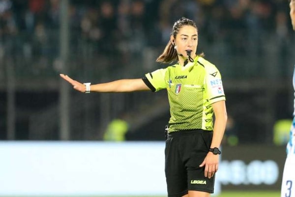 Maria Sole Ferrieri Caputi fa la storia: è il primo arbitro donna della Serie A
