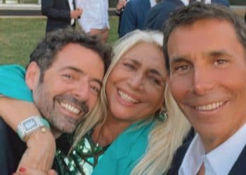 Alberto Matano ha sposato Riccardo Mannino a Labico: a officiare le nozze, l’amica Mara Venier