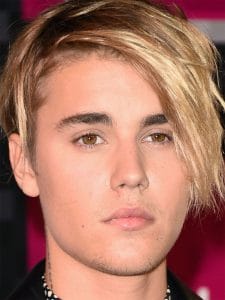 La candida confessione di Bieber raccoglie migliaia di commenti, ben oltre 300.000, di pronta guarigione e di sostegno