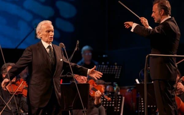 Compirà 76 anni il 5 dicembre il tenore José Carreras, nella foto diretto da David Giménez a Portoferraio