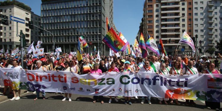 Milano Pride 2022. Il tema è "Diritti senza conflitti"
