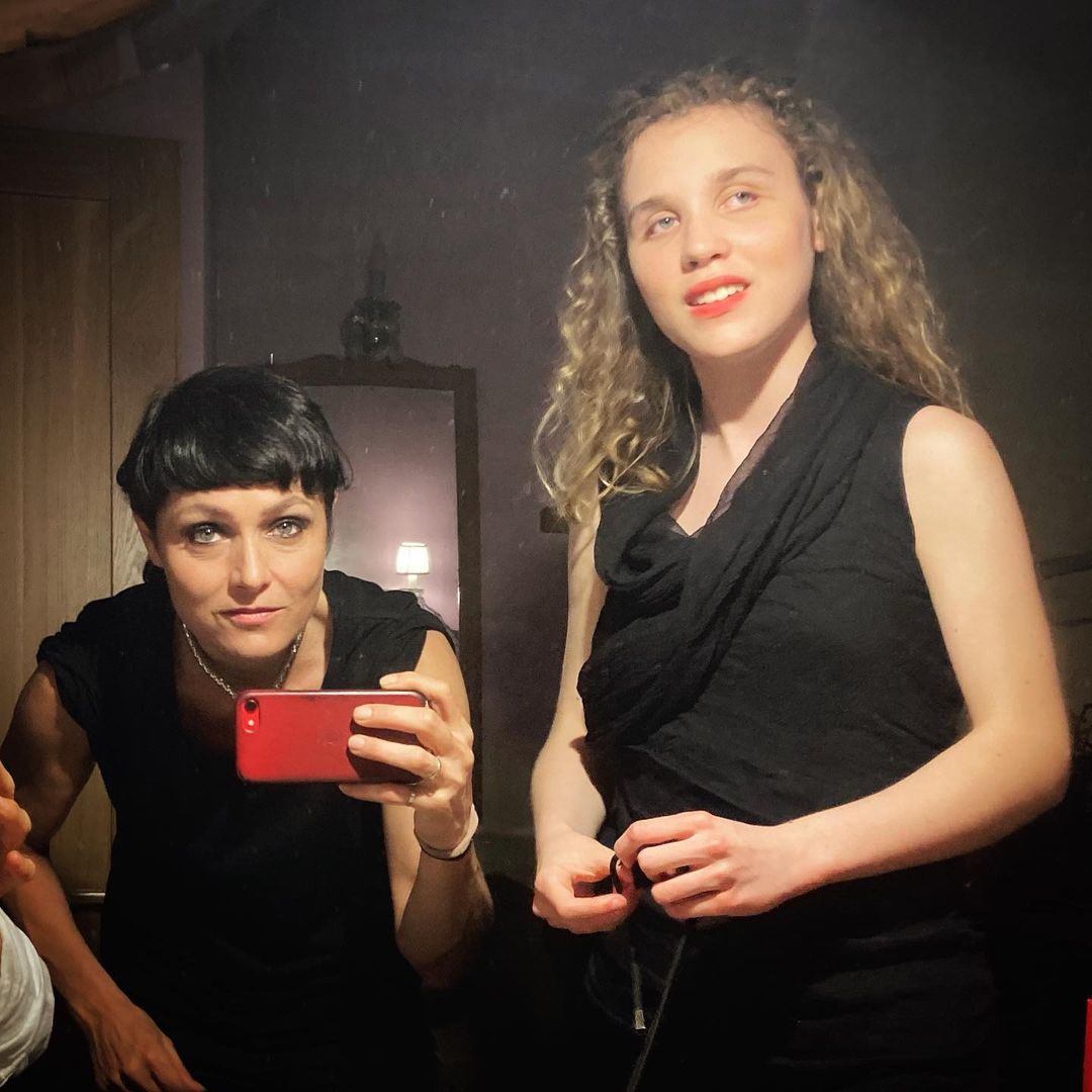 Il selfie di madre e figlia: Petra Magoni e Frida Bollani Magoni (Instagram)