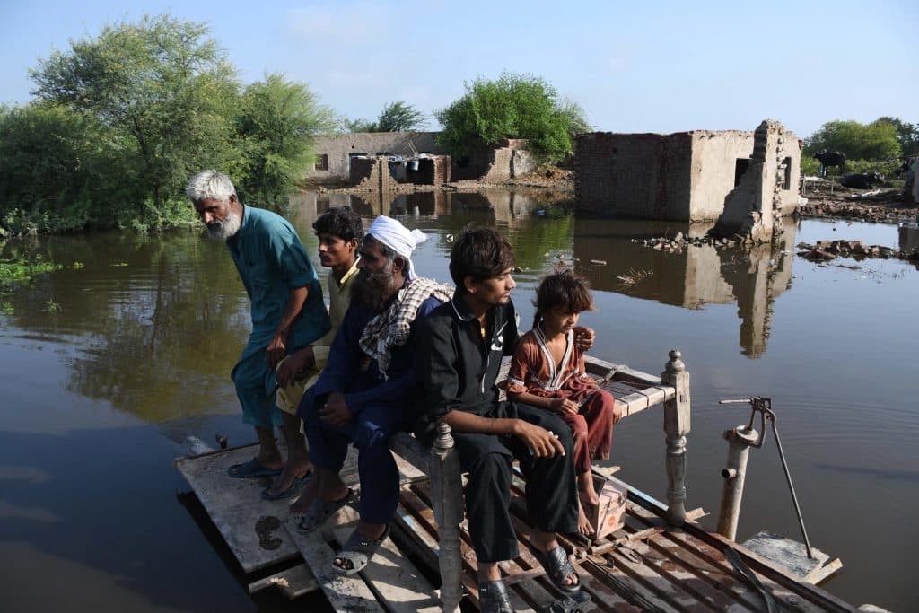 Pakistan 100 morti inondazioni