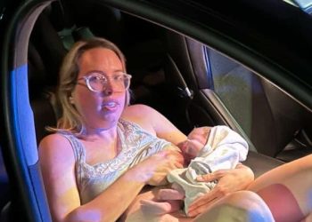 Sara e Rebecca, nata in auto