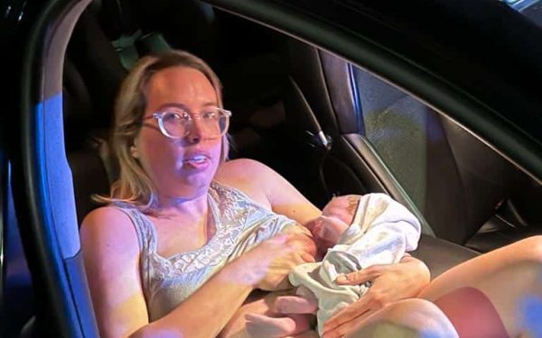 Sara e Rebecca, nata in auto