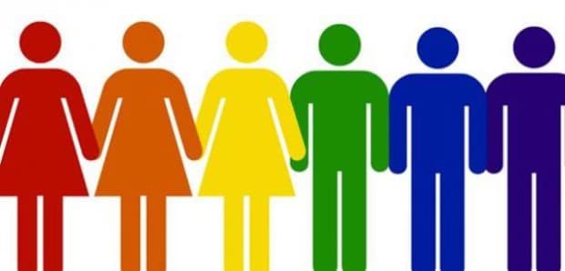La Commissione Ue chiede di riconoscere i genitori gay in tutti i Paesi