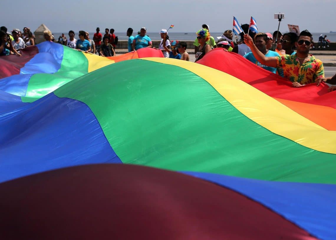 Cuba dice sì a matrimoni e adozioni gay e introduce la possibilità di effettuare gestazioni surrogate