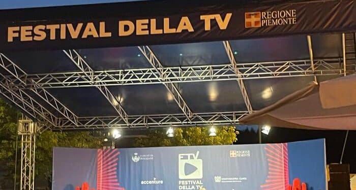 Barbara D’Urso, conduttrice tv e attrice, ha annunciato al Festival della Tv di Dogliani anche di avere ricevuto dalla Luiss business school un incarico di docenza su social e tv