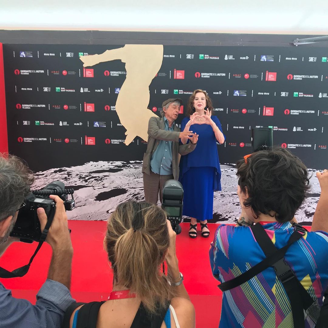 Paolo Rossi e Stefania Sandrelli durante la presentazione di "Acqua e anice" (Instagram)