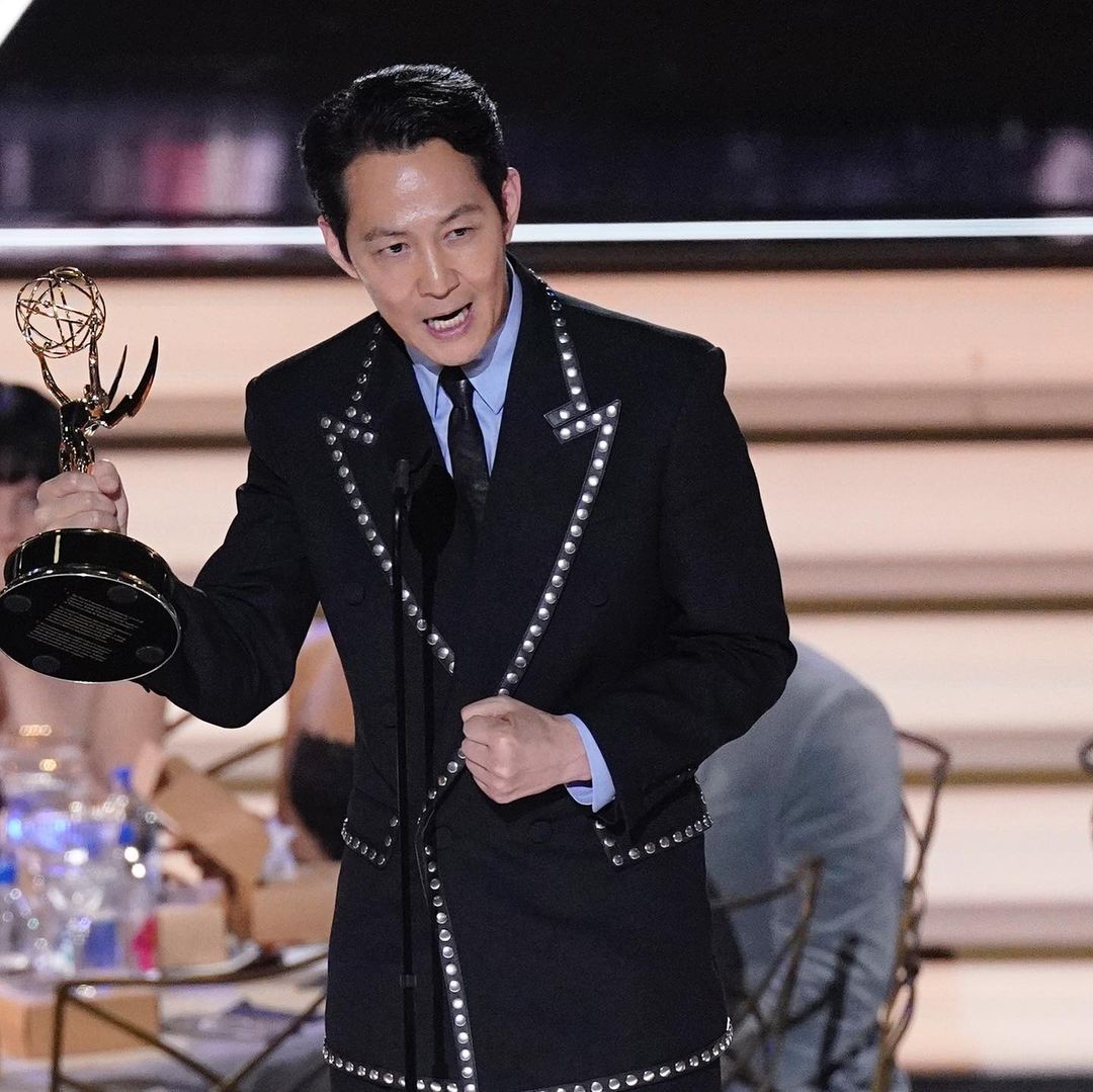 Lee Jung-jae, star di “Squid Game”, è il primo uomo asiatico a ricevere il premio per il migliore attore protagonista in una serie drammatica (Instagram)