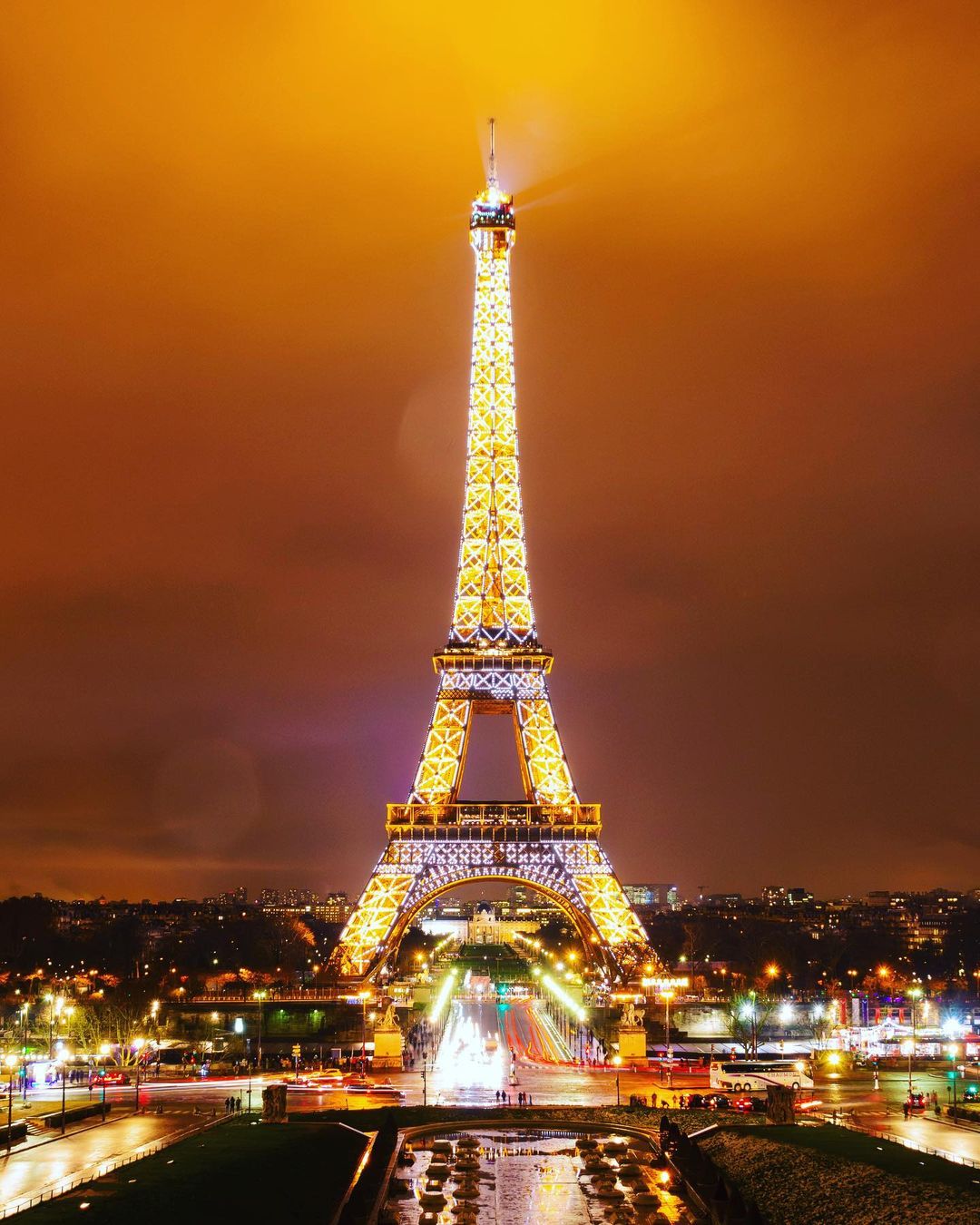 Parigi e la sua "Dama di ferro" (Instagram)