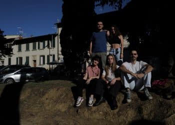 La redazione di RatPark: in piedi Anna Aziz e Lorenzo Marsicola, seduti, da sx, Caterina Biondi, Bianca Pestelli e Bernardo Maccari