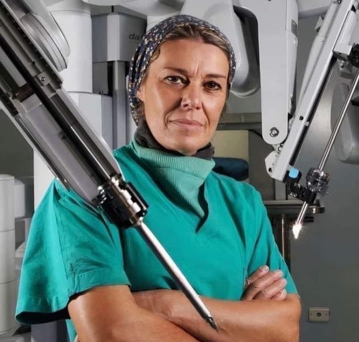 Franca Melfi che dirige il Centro di Chirurgia Robotica dell’Aoup di Pisa