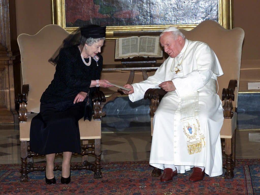 regina Elisabetta II e l'Italia