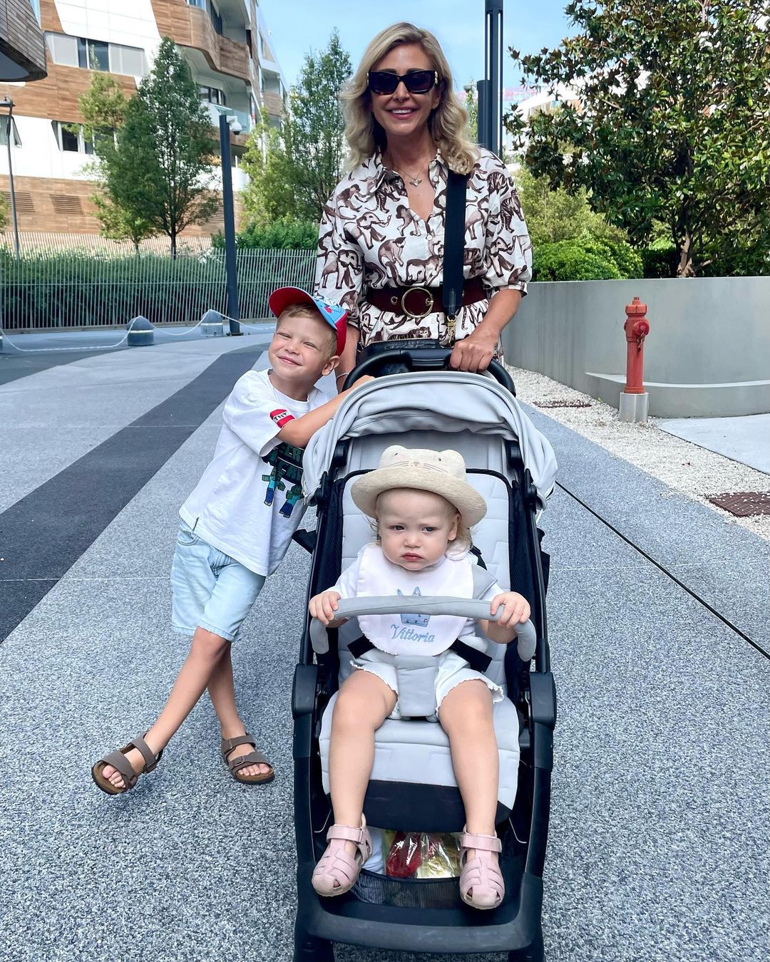 Grandmother Marina Di Guardo with her grandchildren Leone and Vittoria, children of Chiara Ferragni and Fedez (Instagram)