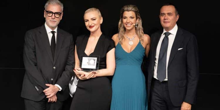 Women in Cinema Award; da sinistra: l'onorevole Federico Mollicone, Arisa, Claudia Conte e Remo Tagliacozzo