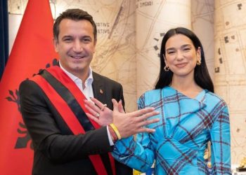 Il sindaco di Tirana Erion Veliaj e la pop star Dua Lipa (Instagram)
