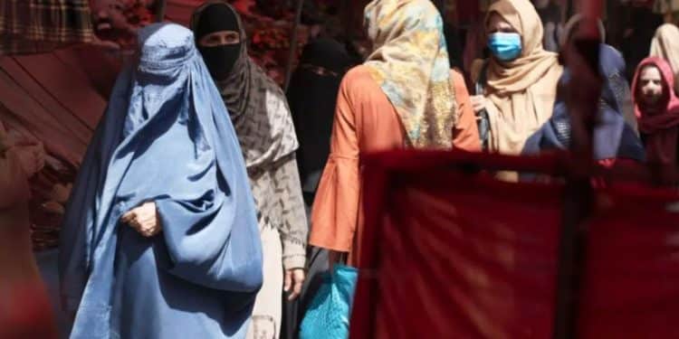 In Afghanistan altro colpo alle libertà delle donne dopo il ritorno al potere dei talebani
