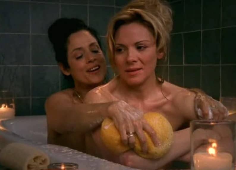 Kim Cattrall e Sonia Braga in Sex in the City (1998)