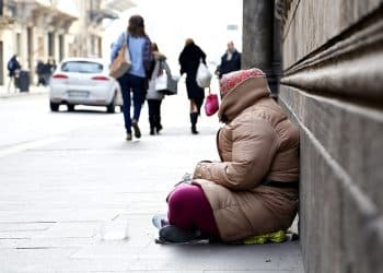 Donna senzatetto a Bologna