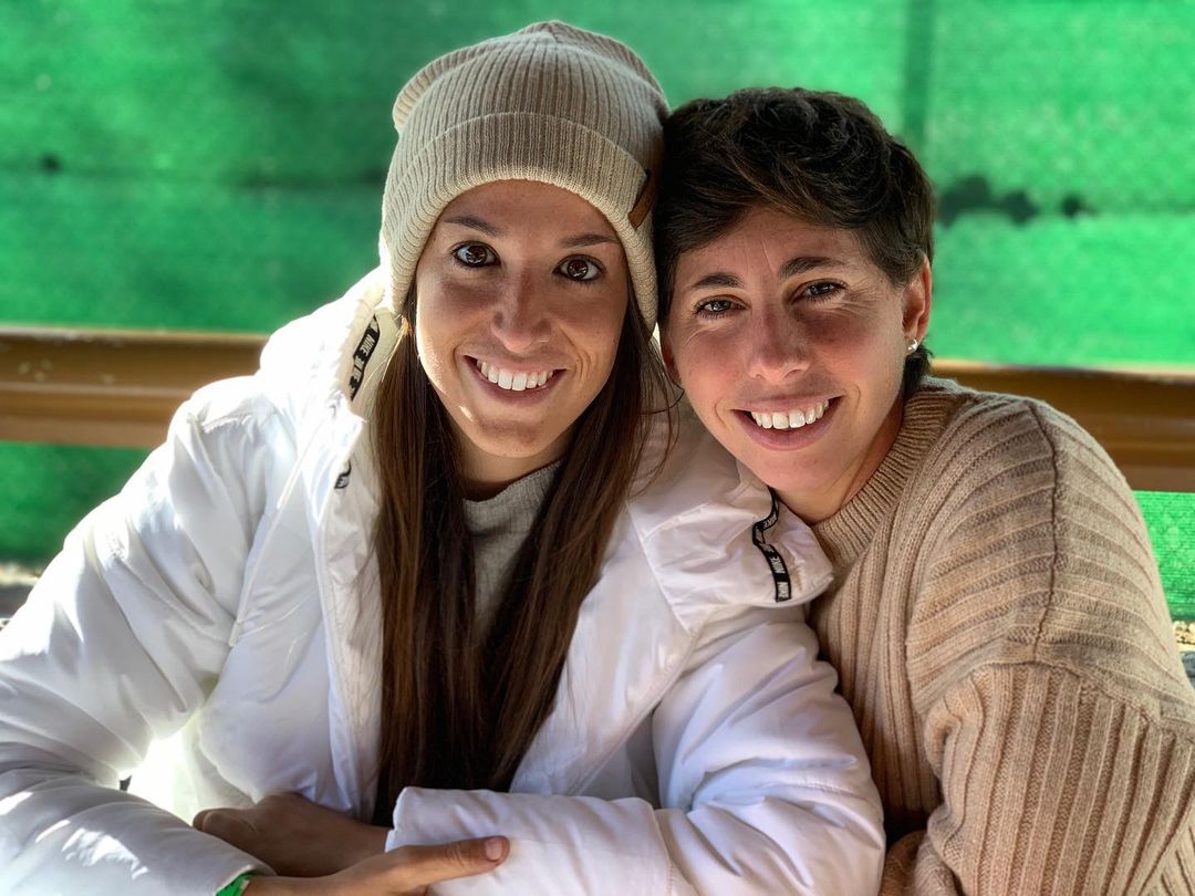 La calciatrice Olga Garcia e Carla Suarez (Instagram)