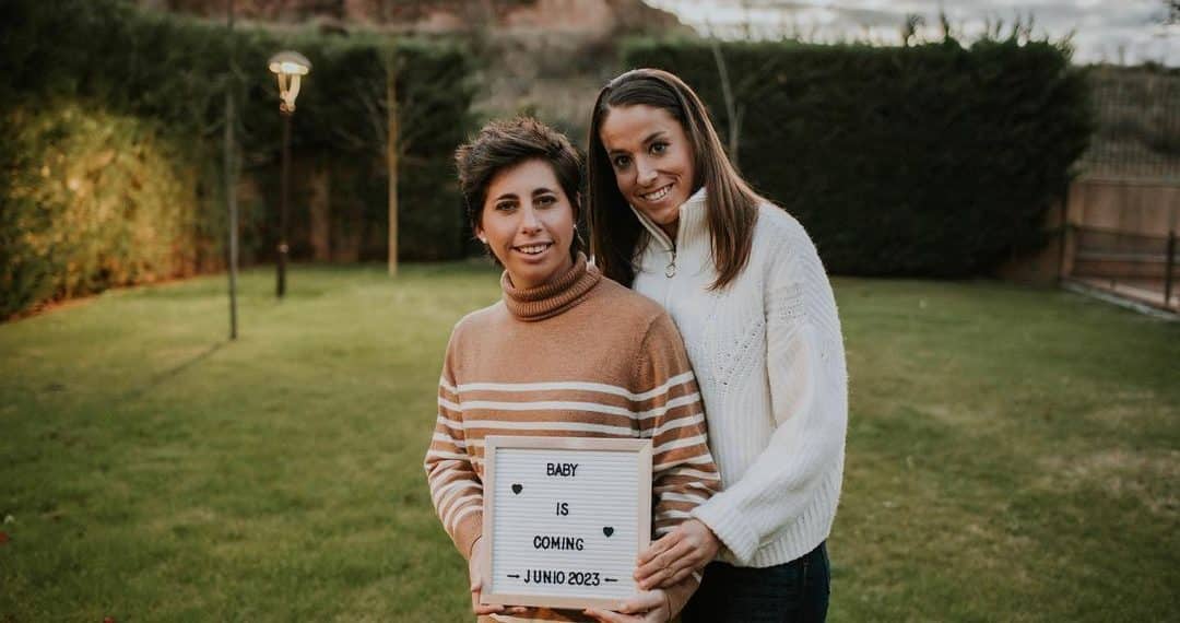L’ex tennista spagnola Carla Suarez aspetta un bebè dalla compagna Olga Garcia (Instagram)