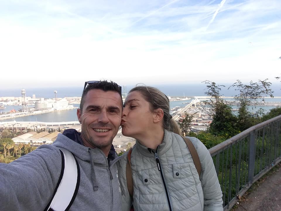 Chiara Valentini ed Emiliano Malagoli in vacanza in Spagna di qualche tempo fa (Facebook)