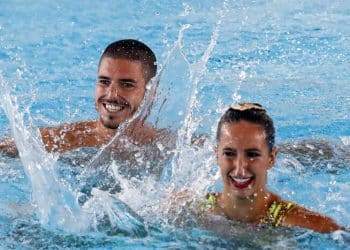 Anche gli uomini potranno partecipare alle gare di nuoto sincronizzato a partire dalle prossime Olimpiadi, Parigi 2024 (Ansa)