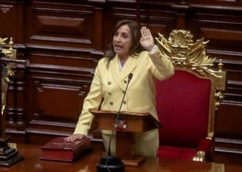 Dina Boluarte diventa la prima presidente donna del Perù
