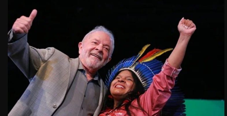 Il presidente Lula e Sônia Guajajara