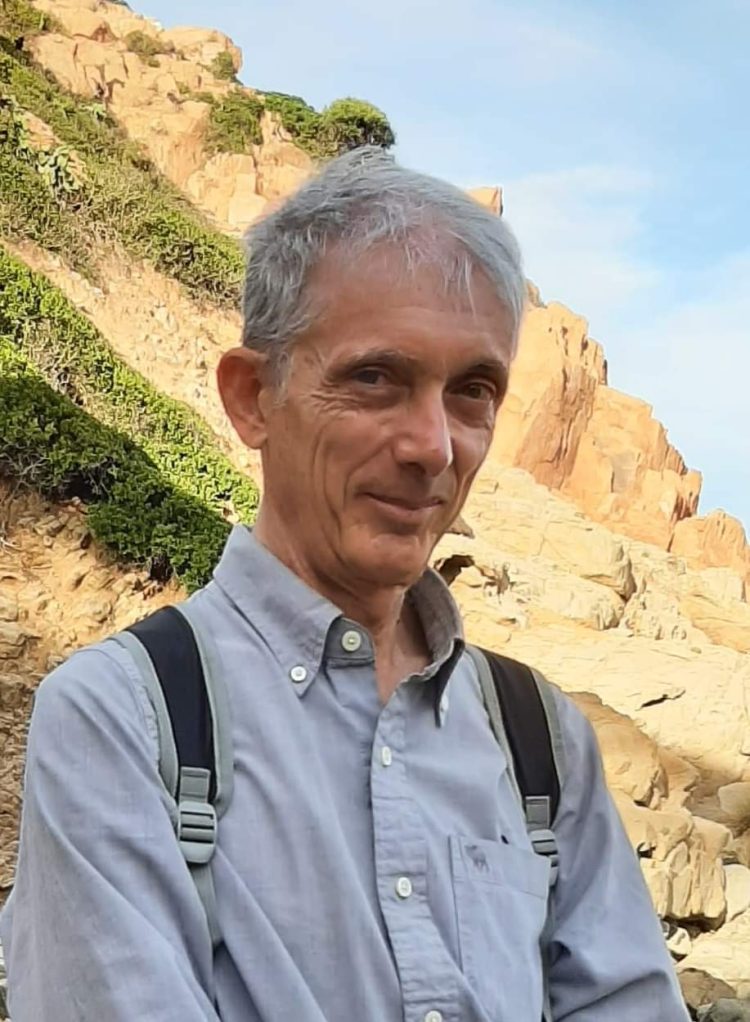 Francesco oggi ha 63 anni, vive a Roma e insegna algebra all’Università di Tor Vergata