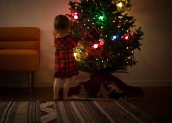 L'8 dicembre, da tradizione, si realizza l'albero di Natale