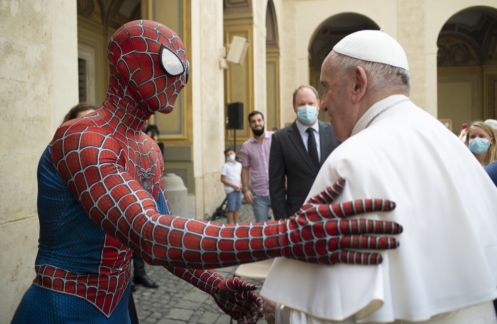 L'incontro tra Spiderman-Mattia e papa Francesco