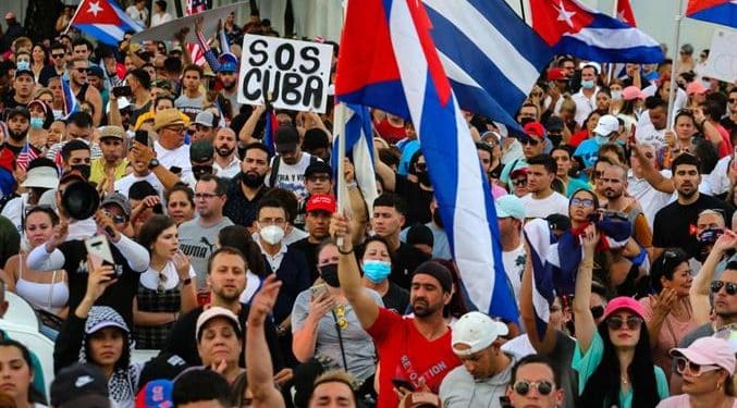 Ogni mese, Cuba continua a molestare, minacciare, convocare e detenere migliaia di persone (Ansa)