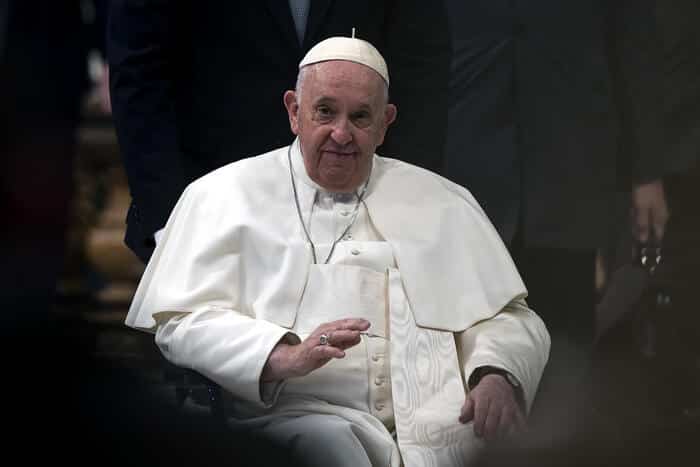 Papa Francesco: "Omosessualità un peccato non un crimine"