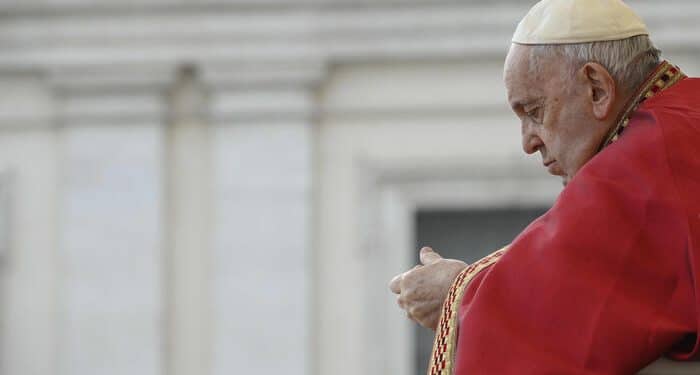 Papa Francesco pronuncia  il discorso di inizio anno al corpo diplomatico