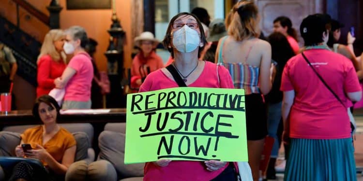 Aborto in South Carolina: la corte suprema ha bocciato il divieto entro le 6 settimane