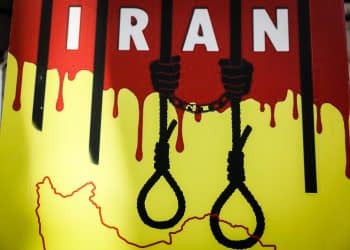 Un manifesto di protesta contro la durissima repressione delle autorità iraniane nei confronti dei manifestanti