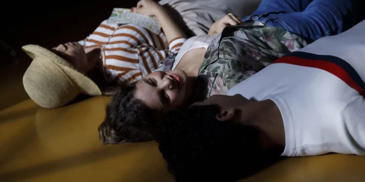 Una scena di "Sulla stessa onda", il film Netflix sull’amore teen e la distrofia muscolare