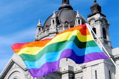 Chiesa anglicana: i matrimoni fra persone dello stesso sesso possono essere benedetti, non celebrati come un sacramento