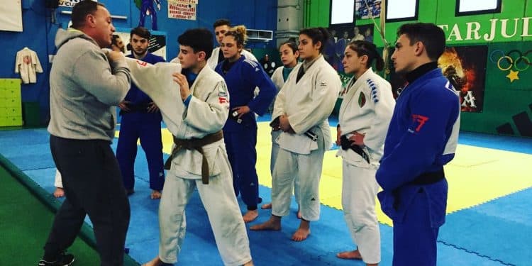 Gianni Maddaloni durante una seduta di allenamento alla palestra Star Judo Club