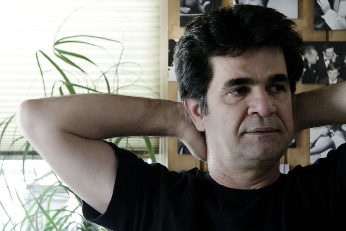  Jafar Panahi, il regista iraniano pluripremiato arrestato l'11 luglio scorso, dopo aver chiesto informazioni sull'arresto di un altro regista iraniano, Mohammad Rasoulof (Ansa)