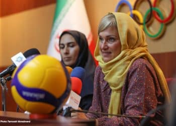 Alessandra Campedelli, l’allenatrice originaria di Mori in Trentino ‘fuggita’ dall’Iran dopo essere stata l’allenatrice capo della Nazionale femminile iraniana di pallavolo