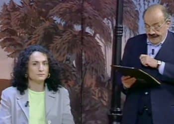 Vladimir Luxuria con Maurizio Costanzo in una puntata dello show datata 1998