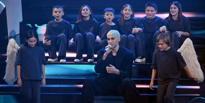 Sanremo 2023: Mr Rain e il coro di bambini (Ansa)